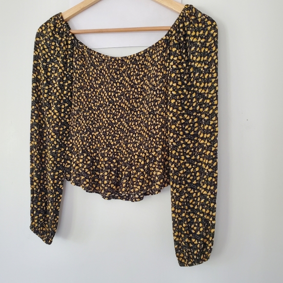 HOLLISTER Sz S Ditsy Floral Smocked LS Crop Top Elastic Neck Ruffle Hem Boho - Picture 10 of 13
